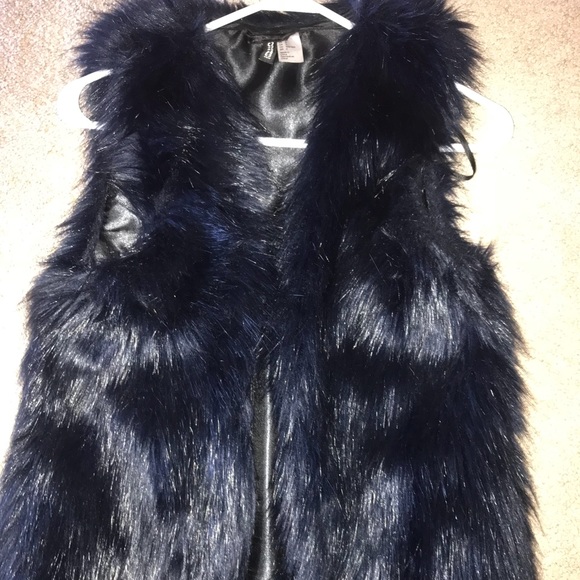 H&M Jackets & Blazers - faux fur vest